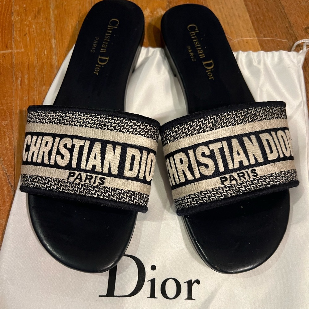 Women’s Sandal Slides!